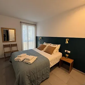 https://apartamento-nuevo-en-el-centro-con-garaje.topcostabravahotels.com